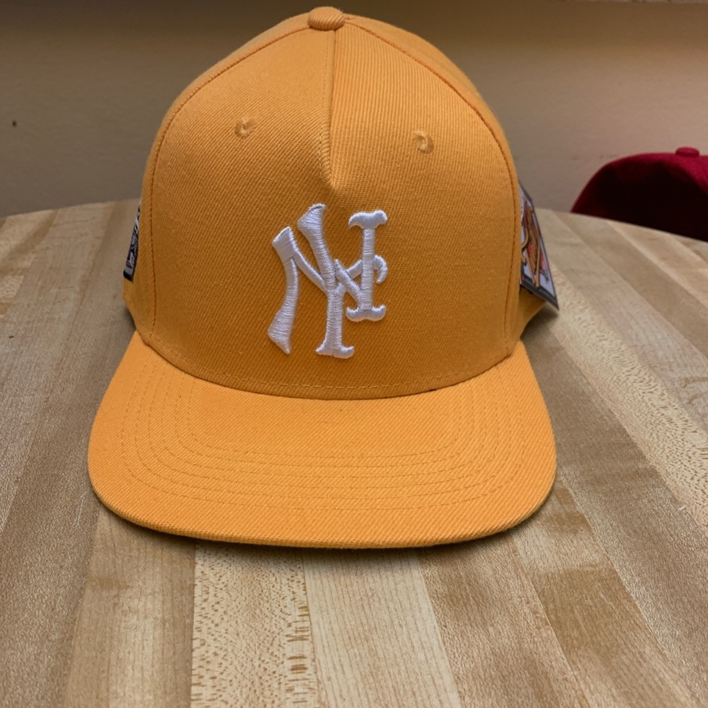 TWNTY TWO YANKMETS GOLDEN EXCLUSIVE